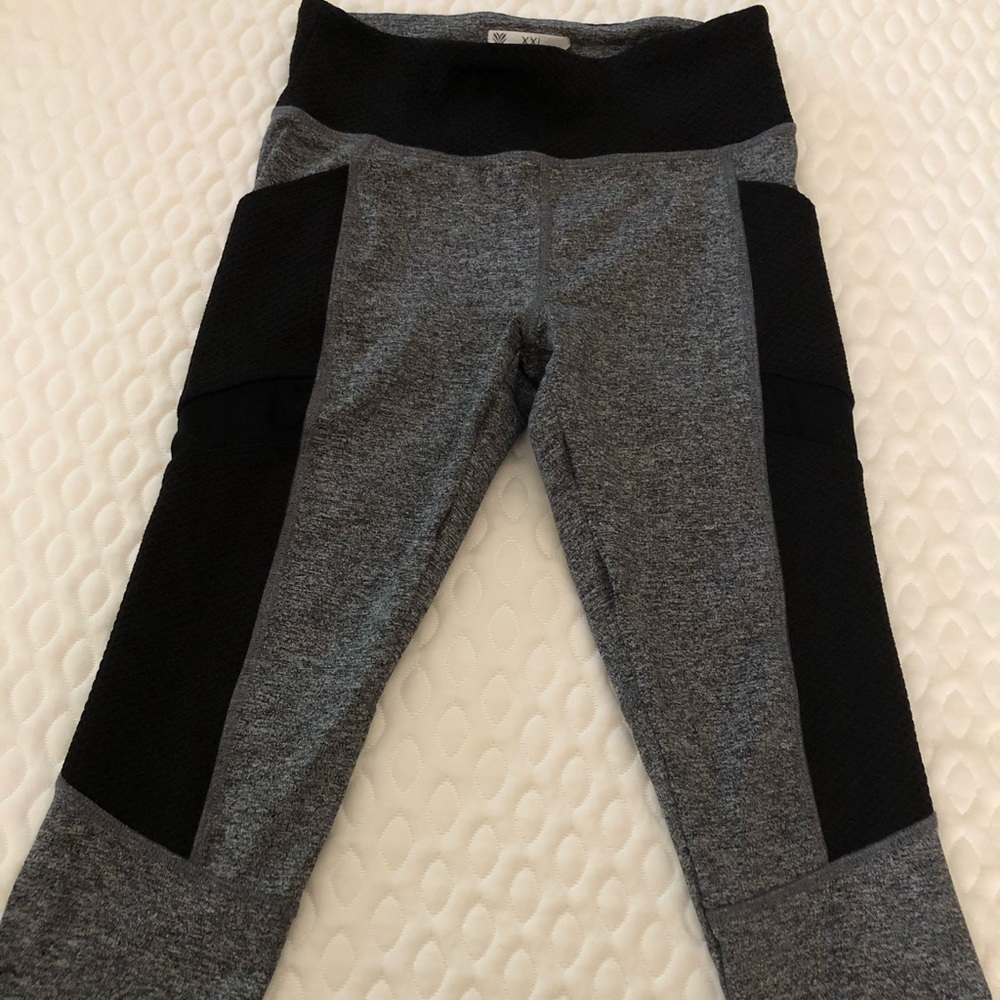 Forever 21 workout leggings with side pockets